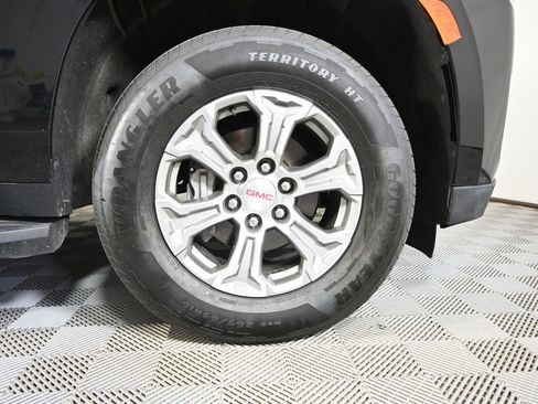 Used 2022 GMC Yukon SLE AWD/4WD image 11