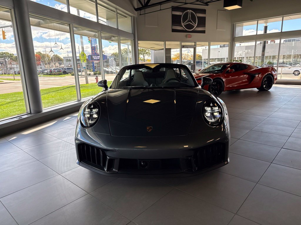 Used 2026 Porsche 911 Carrera GTS RWD image 3