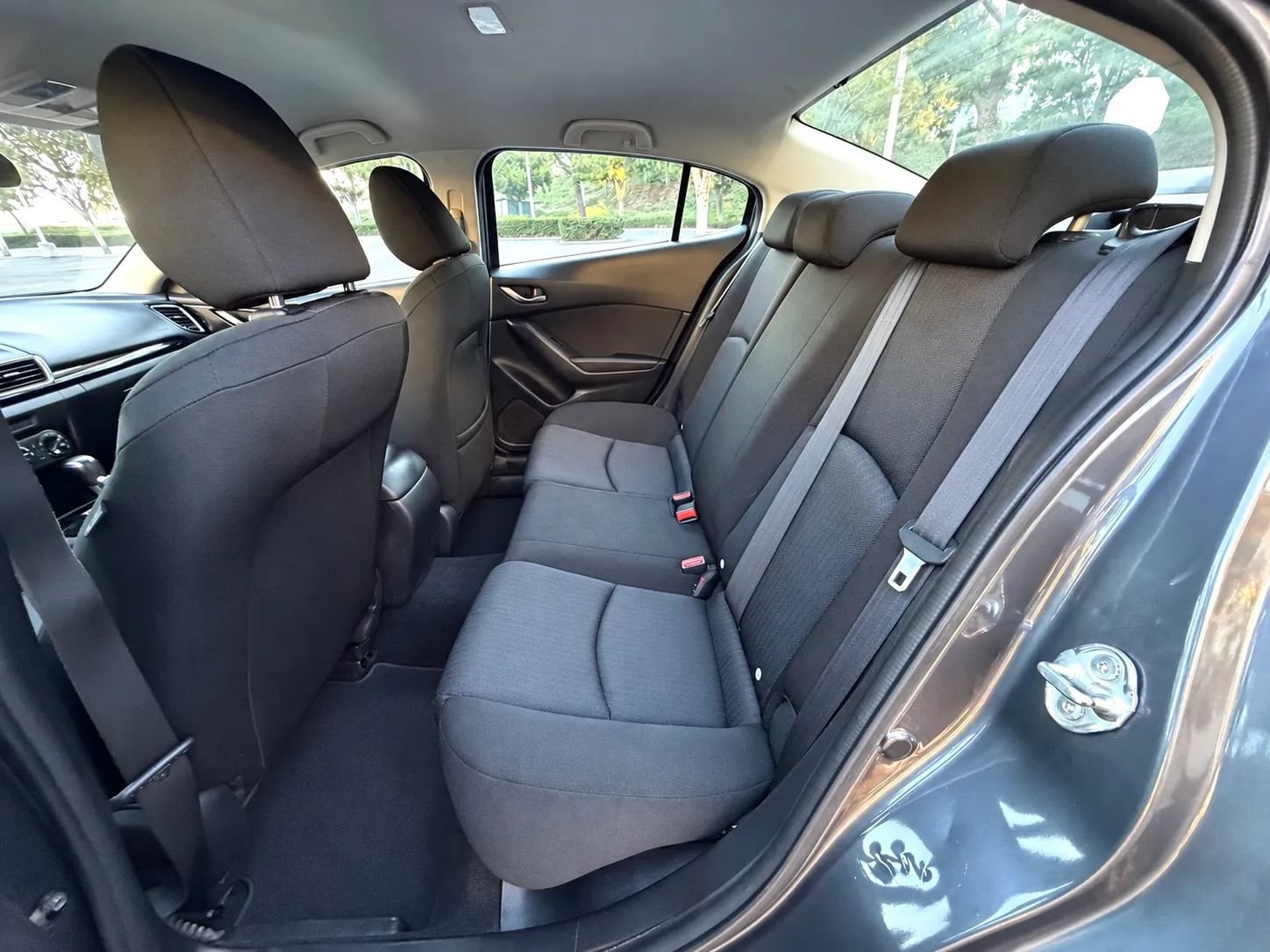 Used 2015 MAZDA MAZDA3 i Sport FWD image 11