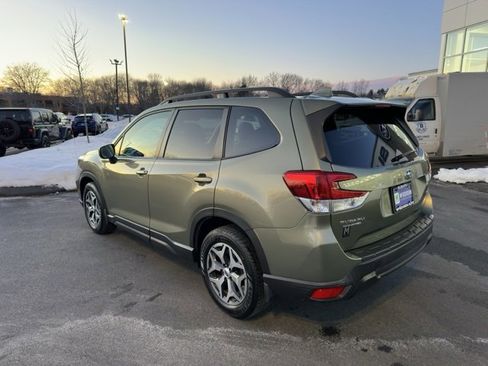 Used 2019 Subaru Forester Premium image 8
