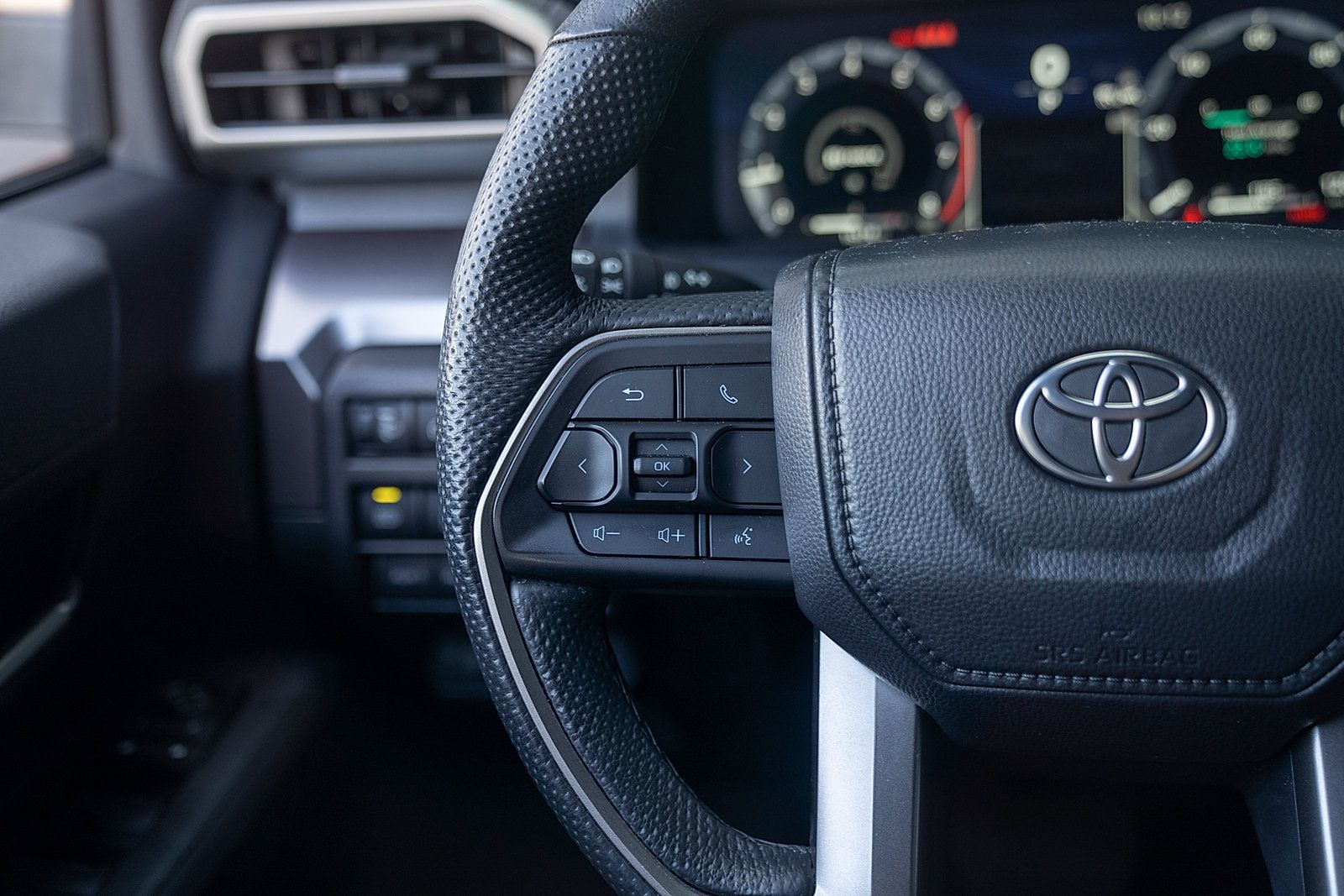 Used 2024 Toyota Tacoma TRD Off-Road w/ TRD Off Road Premium Package AWD/4WD image 7