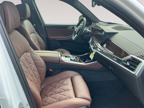 New 2026 BMW X5 xDrive40i w/ M Sport Package image 15