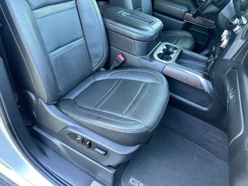 Used 2020 GMC Sierra 3500 Denali w/ Denali Ultimate Package AWD/4WD image 33