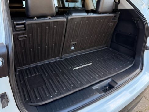 Used 2022 Toyota Highlander Limited image 13