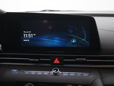 Used 2025 Hyundai Elantra SEL FWD image 16