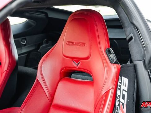 Used 2015 Chevrolet Corvette Z06 w/ 3LZ Preferred Equipment Group RWD image 60