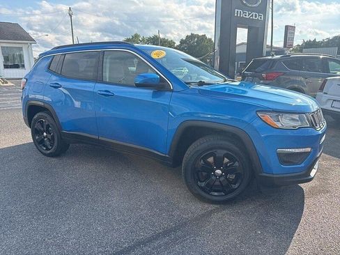 Used 2018 Jeep Compass Latitude w/ Popular Equipment Group FWD image 5