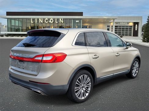Used 2017 Lincoln MKX Reserve image 4