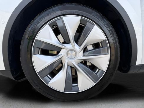 Used 2020 Tesla Model Y Performance image 27