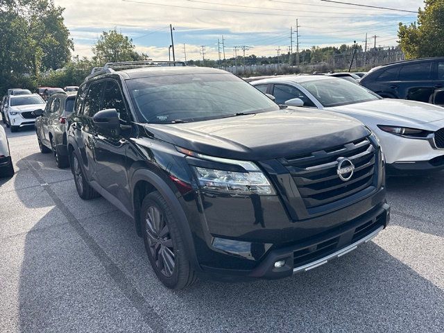 Used 2023 Nissan Pathfinder SL w/ SL Premium Package AWD/4WD image 4