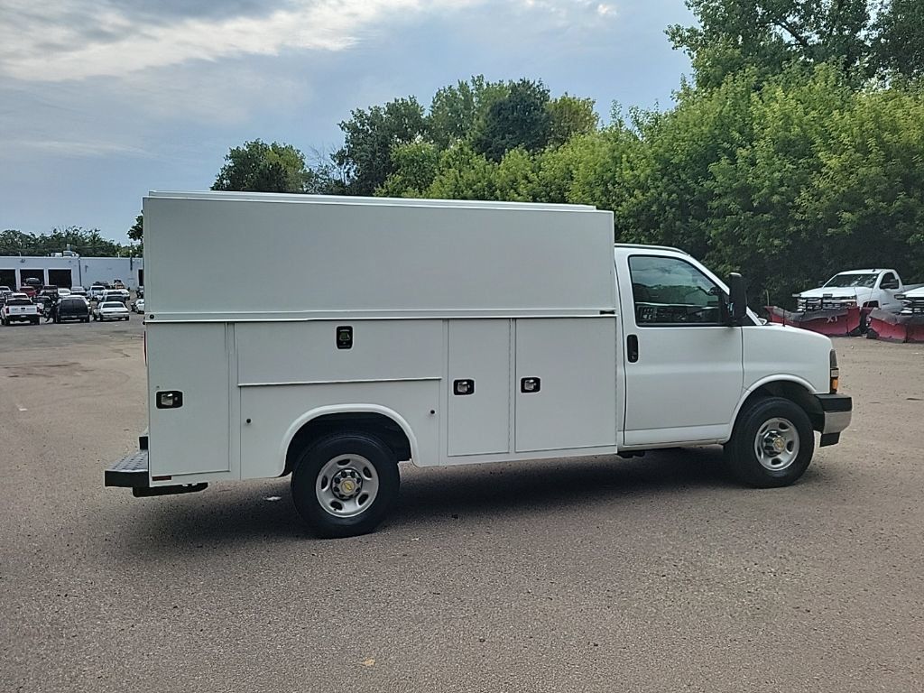 Used 2024 Chevrolet Express 3500 w/ Power Convenience Package RWD image 8