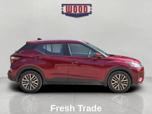 Used 2023 Nissan Kicks SV FWD image 2