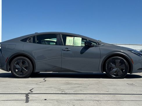 Used 2023 Toyota Prius Prime FWD image 8