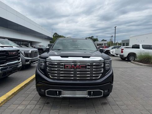 Used 2025 GMC Sierra 1500 Denali w/ Denali Reserve Package AWD/4WD image 3