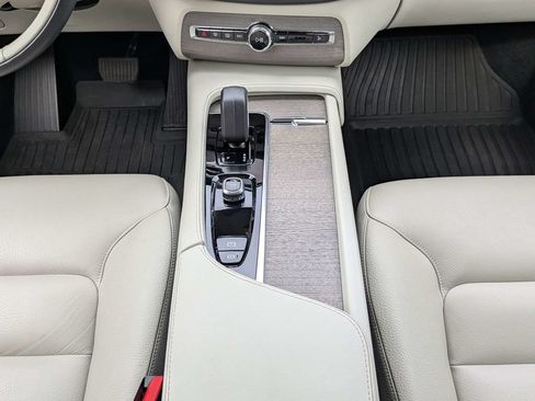 Used 2023 Volvo XC90 B6 Plus w/ Protection Package Premier AWD/4WD image 18