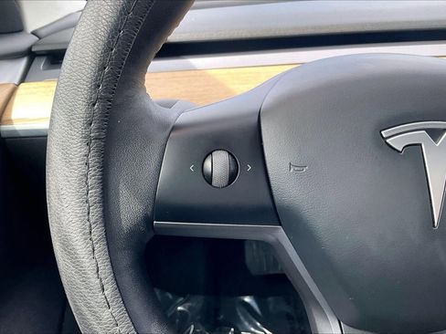 Used 2021 Tesla Model 3 Standard Range Plus RWD image 15