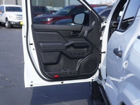 Used 2025 Toyota Tacoma SR image 30