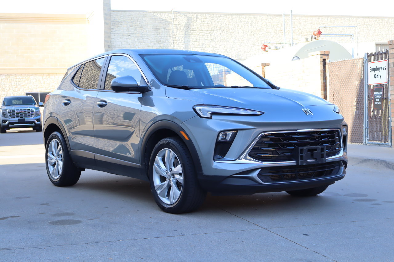 Used 2024 Buick Encore GX Preferred FWD image 2
