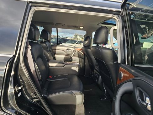 Used 2019 INFINITI QX80 Luxe w/ All-Season Package image 13