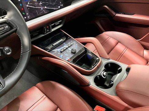 New 2026 Porsche Cayenne image 17