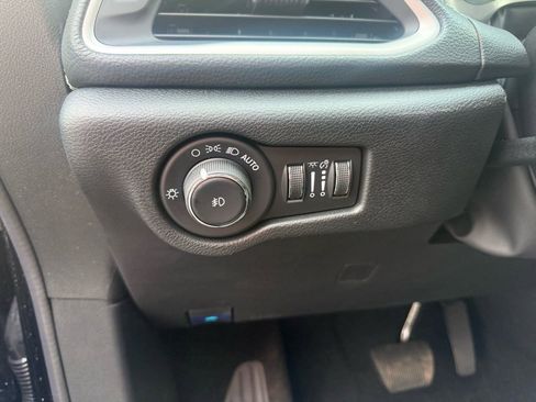 New 2025 Chrysler Pacifica Select FWD image 67
