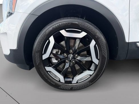 Used 2024 Kia Telluride S w/ S Sunroof Package FWD image 8