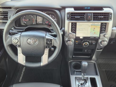 Used 2022 Toyota 4Runner SR5 Premium w/ Moonroof Package RWD image 32