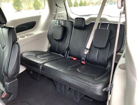 Used 2020 Chrysler Voyager Lxi w/ Cold Weather Group image 25