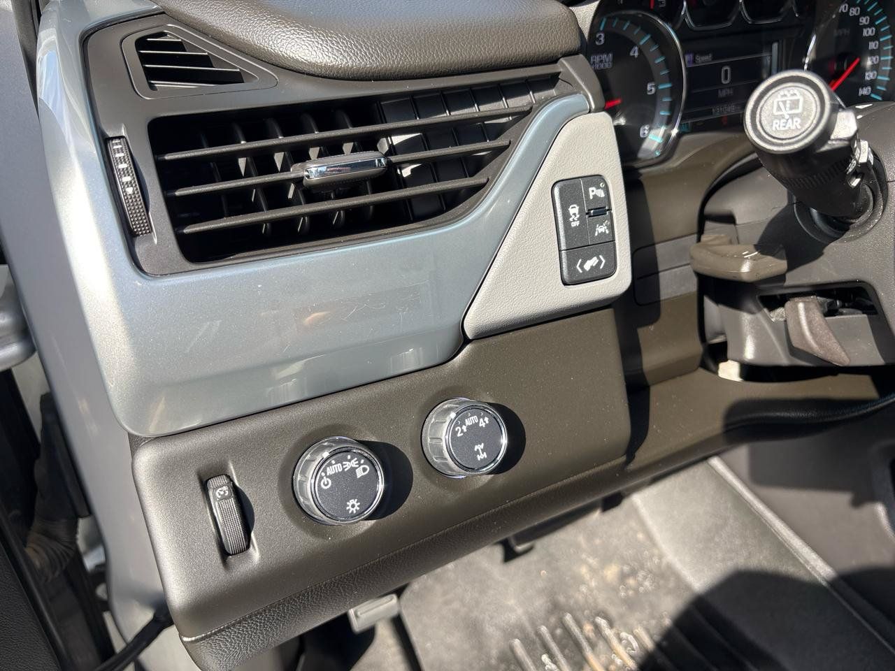 Used 2019 Chevrolet Suburban LT AWD/4WD image 12