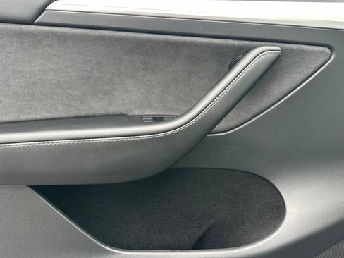 Used 2023 Tesla Model Y Performance AWD/4WD image 11
