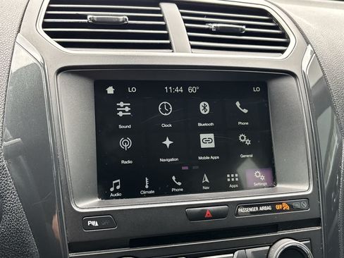 Used 2018 Ford Explorer XLT w/ Equipment Group 202A AWD/4WD image 20