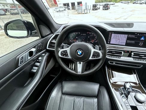 Used 2020 BMW X7 M50i w/ Dynamic Handling Package AWD/4WD image 13