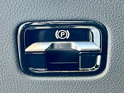 Certified 2026 Mercedes-Benz GLC 300 4MATIC image 26