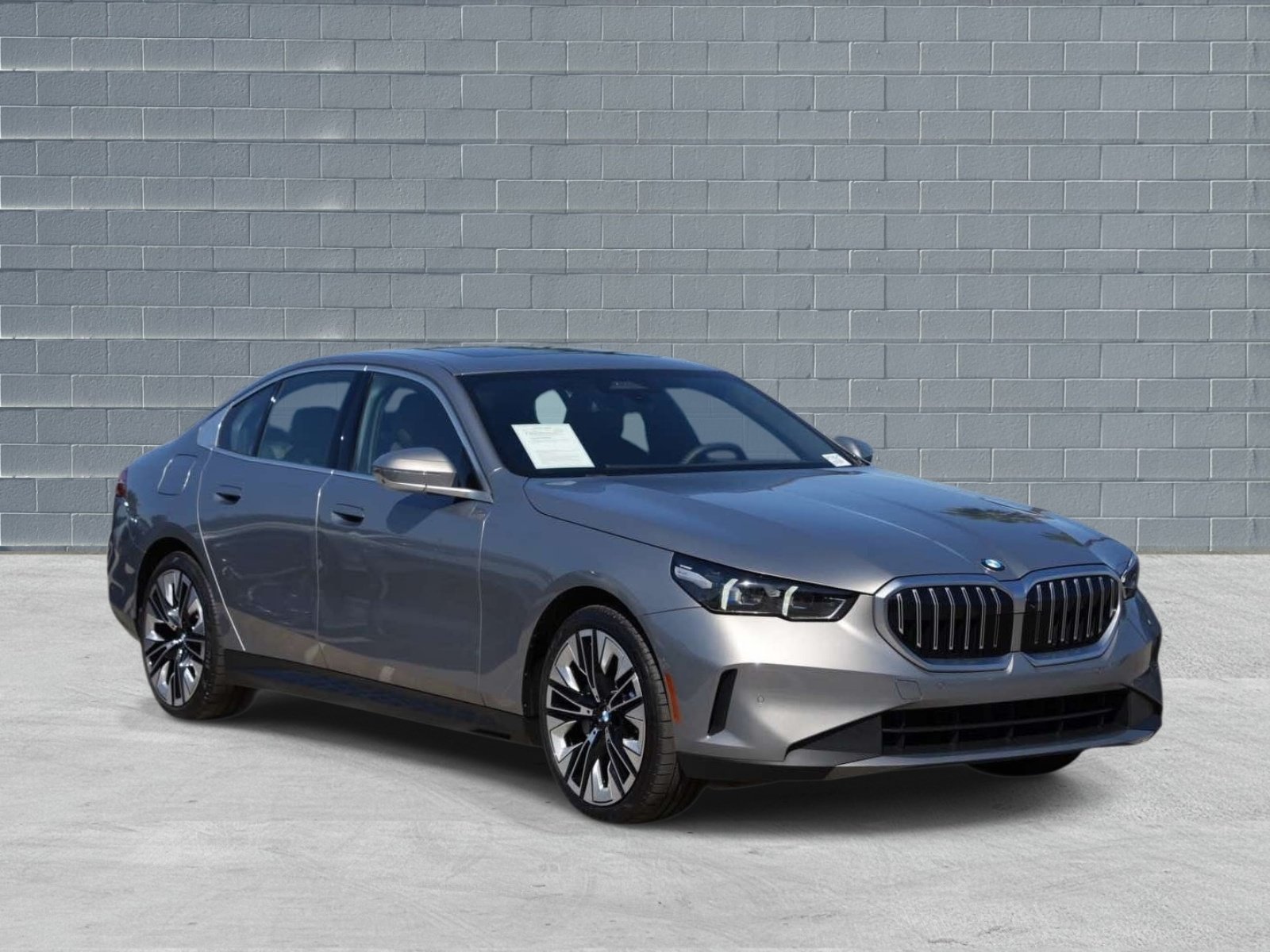 Used 2026 BMW 530i RWD image 1