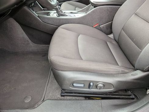Used 2025 Chevrolet Malibu LT FWD image 15