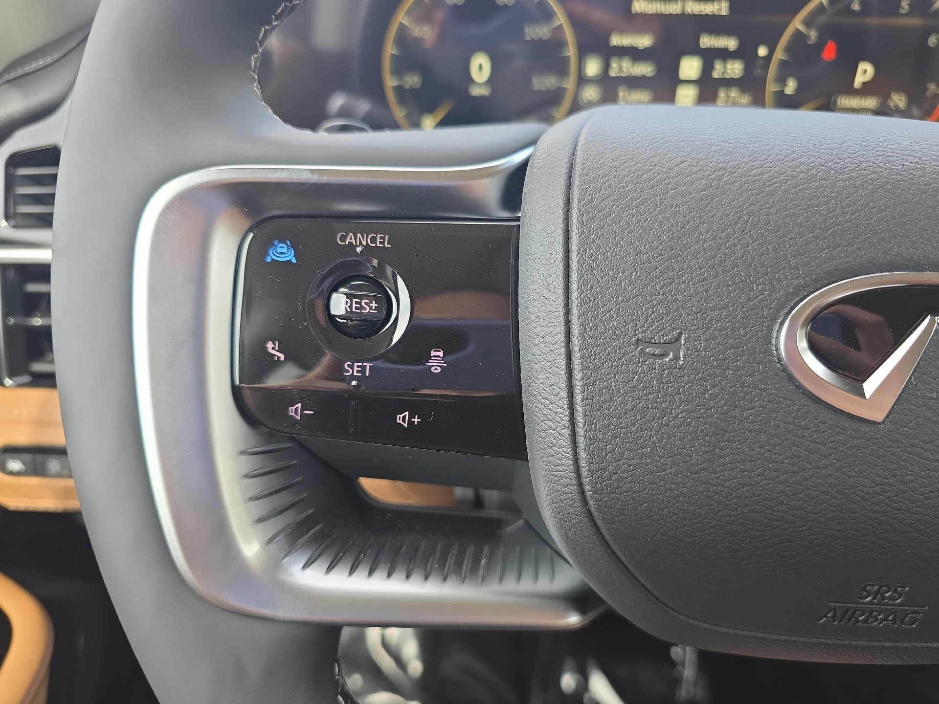 New 2027 INFINITI QX80 Luxe AWD/4WD image 17