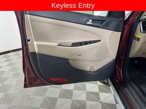 Used 2017 Hyundai Tucson Limited image 11