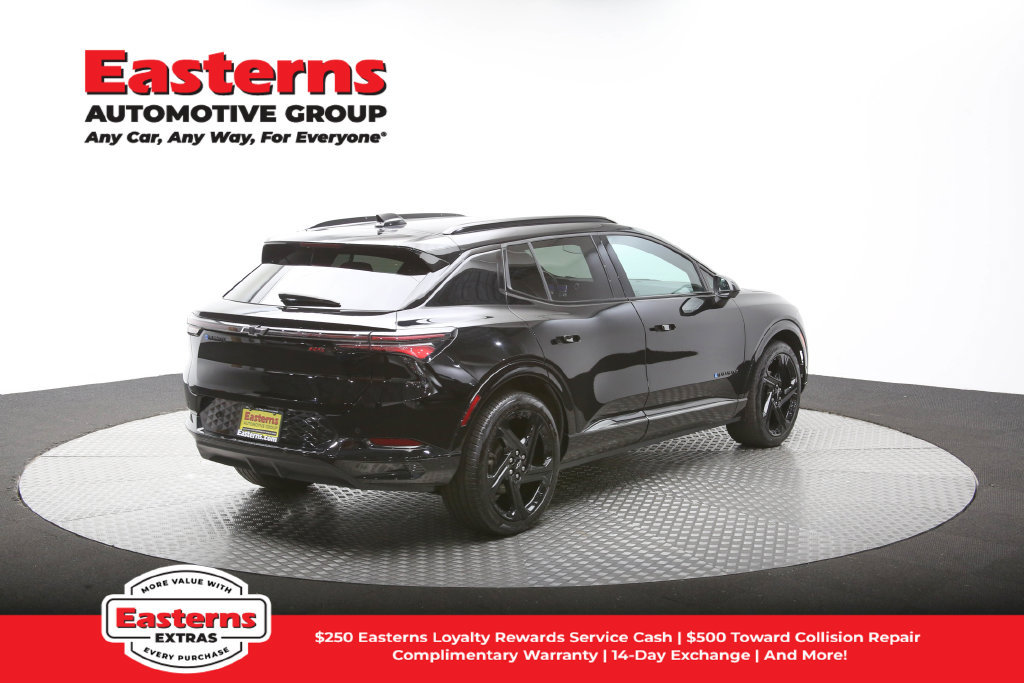 Used 2024 Chevrolet Equinox EV RS FWD image 40
