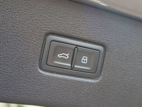 Used 2021 Audi Q7 2.0T Premium w/ Convenience Package AWD/4WD image 33