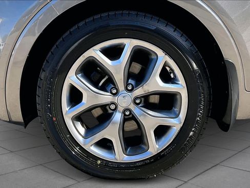 Used 2016 Kia Sorento SX w/ SXL Technology Package image 11