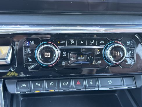 Certified 2025 GMC Sierra 1500 Denali Ultimate AWD/4WD image 32