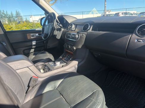 Used 2016 Land Rover LR4 HSE LUX image 30
