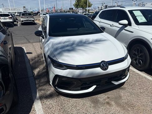 Used 2026 Volkswagen Golf AWD/4WD image 8