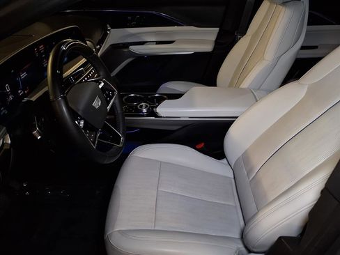 Certified 2024 Cadillac Lyriq Luxury image 13