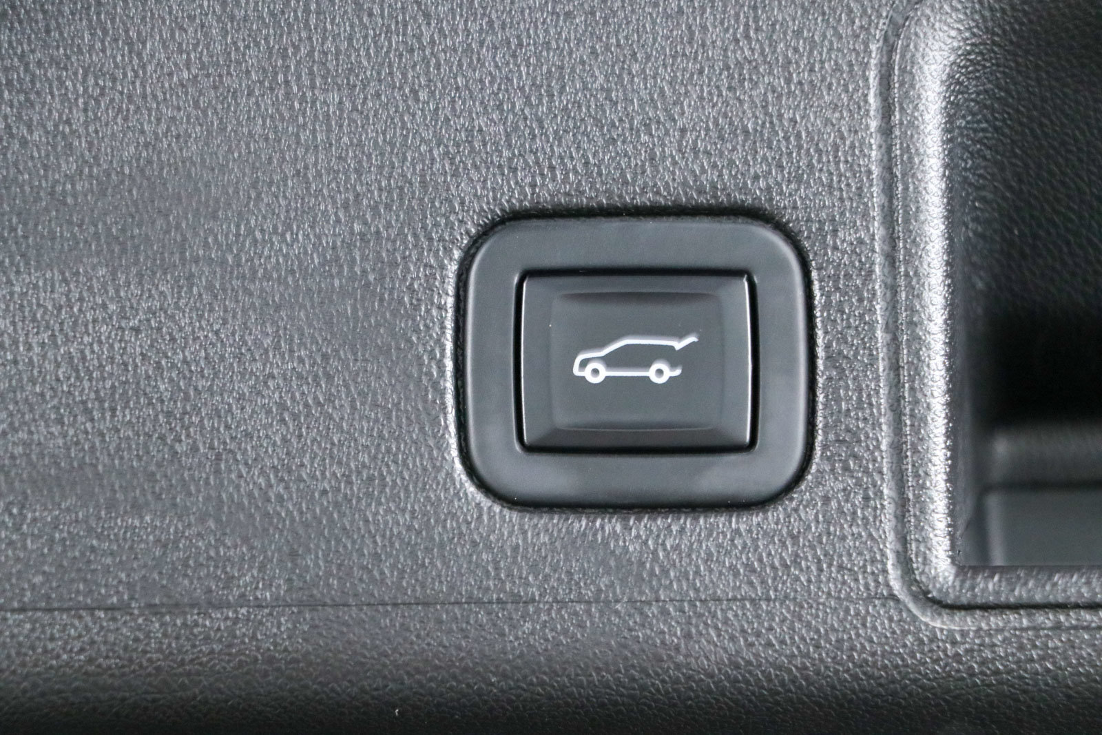 Used 2022 GMC Terrain SLT w/ LPO, Floor Liner Package AWD/4WD image 29