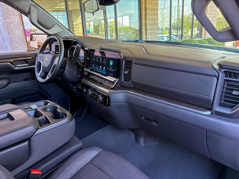 Used 2024 Chevrolet Silverado 1500 LT AWD/4WD image 27
