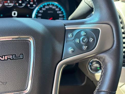 Used 2018 GMC Yukon Denali w/ Denali Ultimate Package image 16