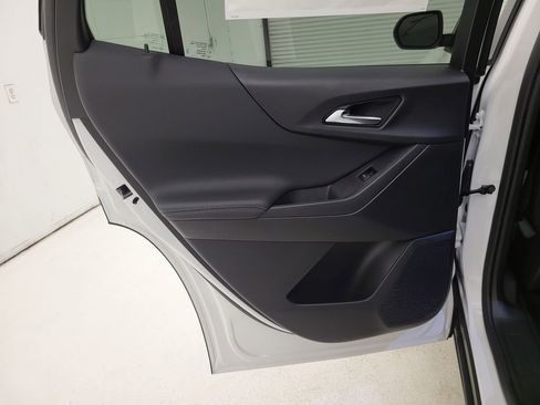 New 2026 Chevrolet Equinox LT w/ Convenience Package II image 39