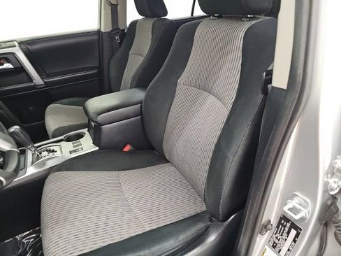 Used 2018 Toyota 4Runner SR5 AWD/4WD image 15