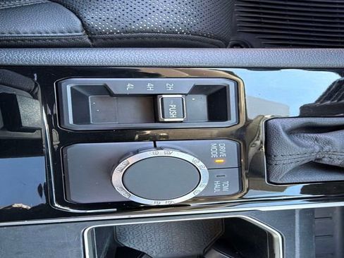 Used 2023 Toyota Tundra Limited image 32